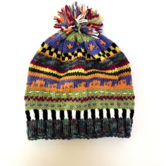 Шапка от мериносова вълна с помпон