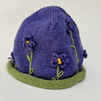 Плетена шапка „Цветна градинка“
